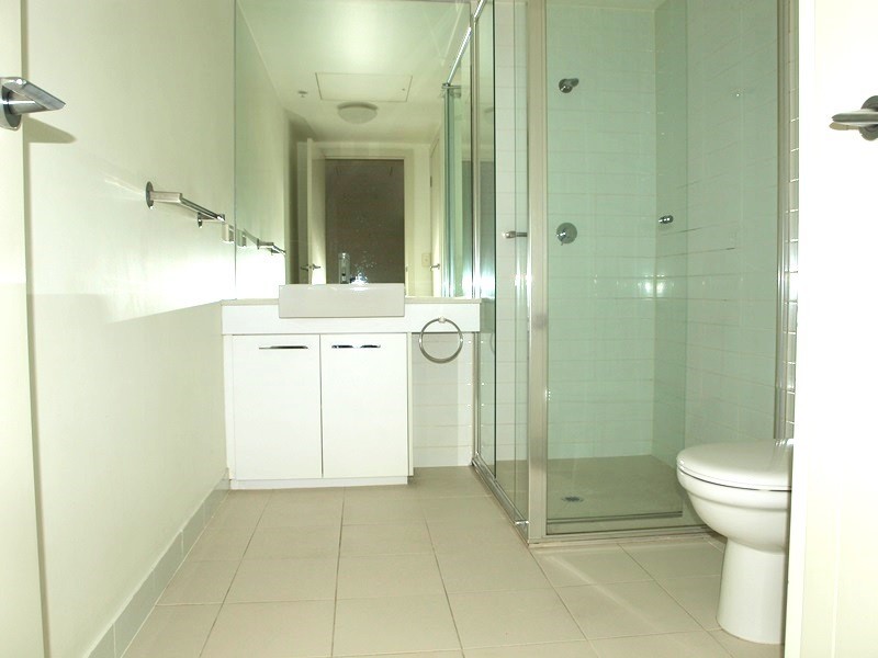 603/100 Harbour Esplanade, Docklands VIC 3008