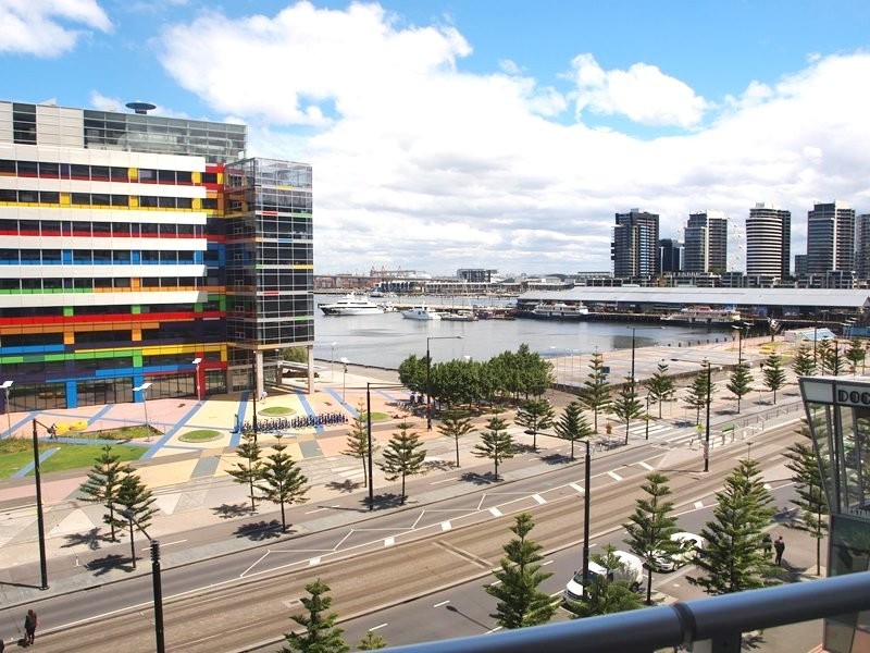 603/100 Harbour Esplanade, Docklands VIC 3008