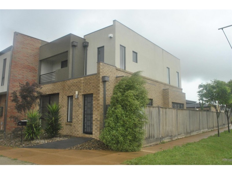 35 Swamphen Drive, Williams Landing VIC 3027