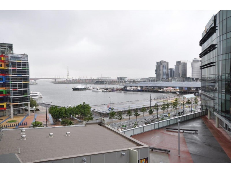 710/100 Harbour Esplanade, Docklands VIC 3008