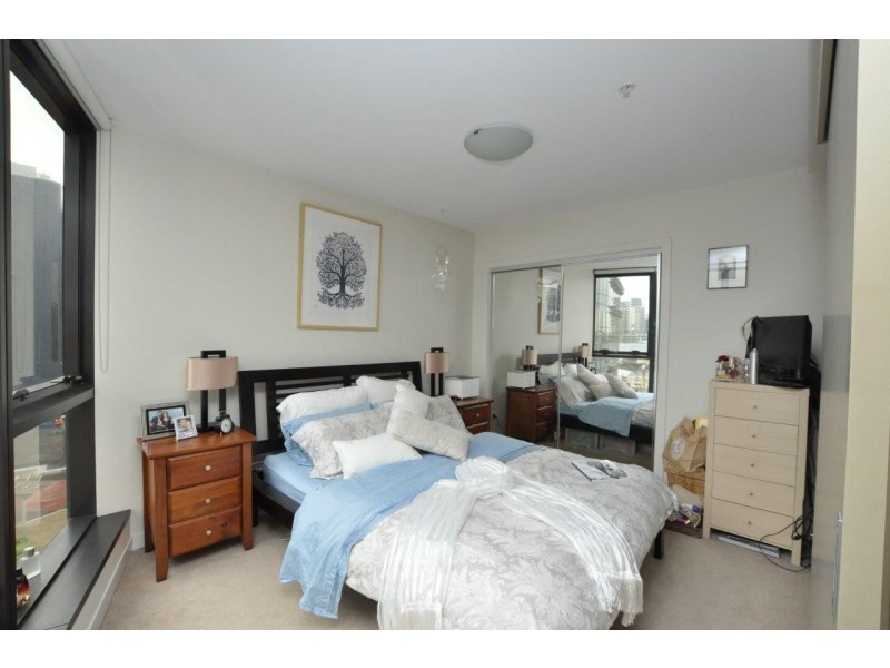 710/100 Harbour Esplanade, Docklands VIC 3008