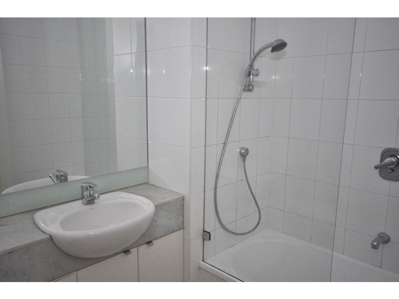 REF 21077/173 City Road, Southbank VIC 3006