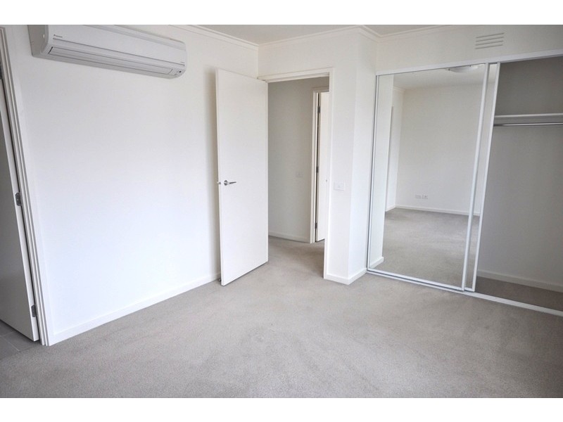 REF 21078/58 Jeffcott Street, West Melbourne VIC 3003