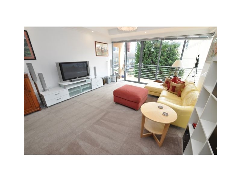 REF 20851/102 Wells Street, Southbank VIC 3006