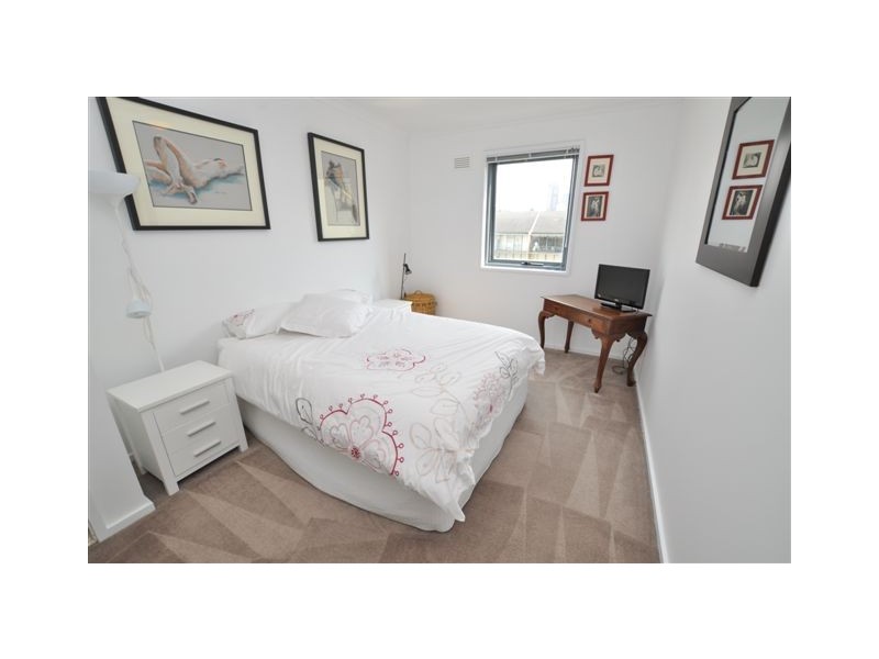 REF 20851/102 Wells Street, Southbank VIC 3006