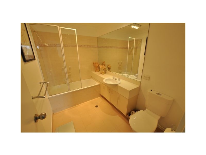 REF 20851/102 Wells Street, Southbank VIC 3006