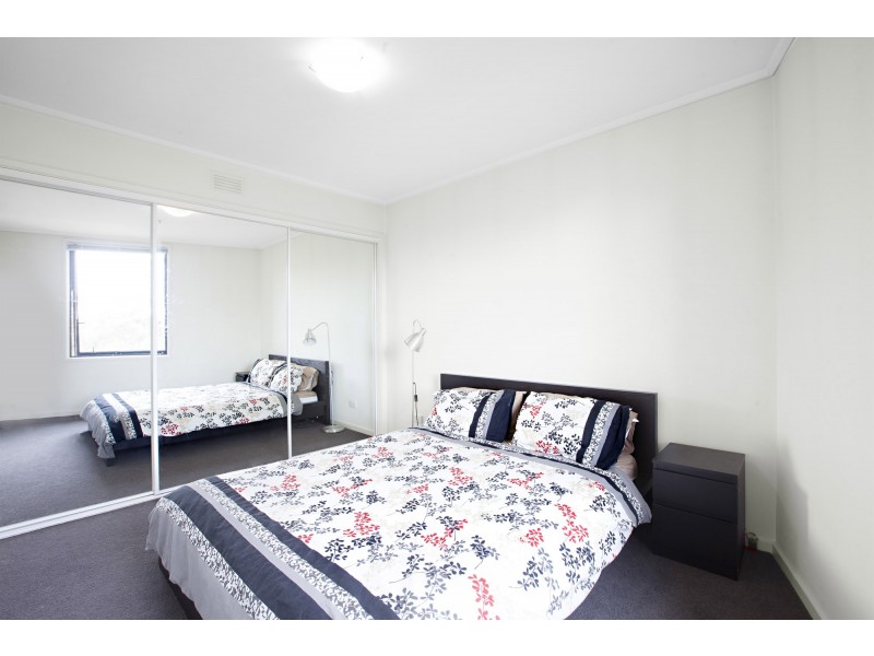 32/99 Whiteman Street, Southbank VIC 3006