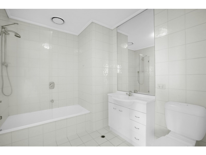 32/99 Whiteman Street, Southbank VIC 3006