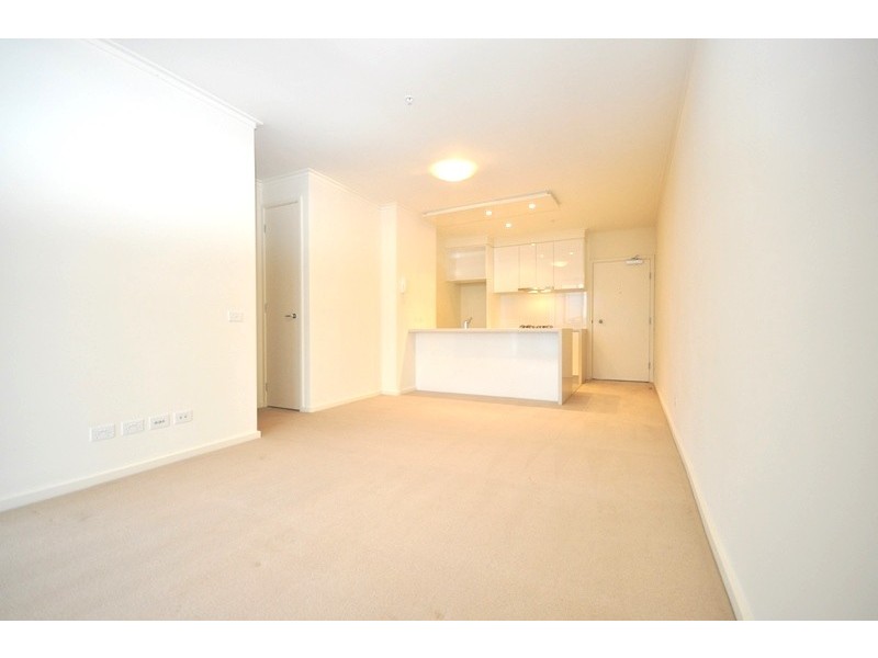 REF 21099/63 Whiteman Street, Southbank VIC 3006