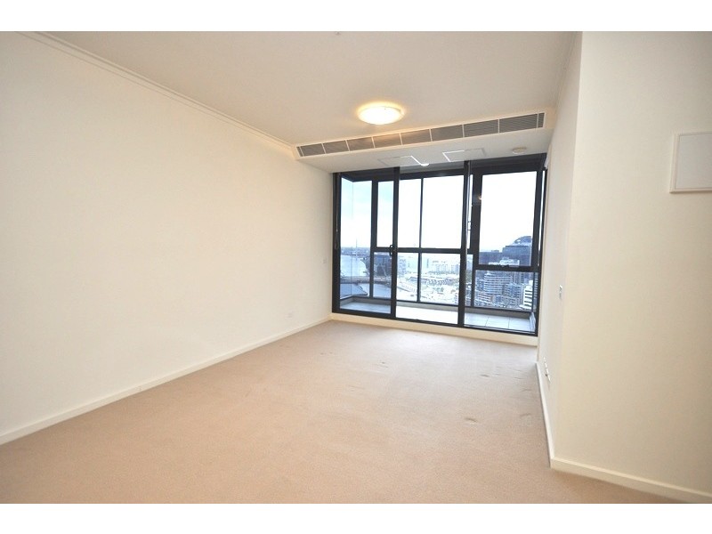 REF 21099/63 Whiteman Street, Southbank VIC 3006