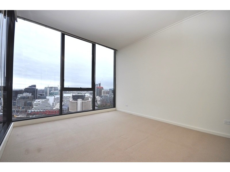 REF 21099/63 Whiteman Street, Southbank VIC 3006