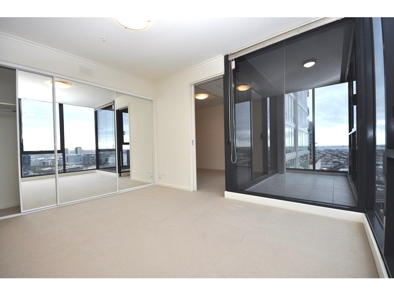 REF 21099/63 Whiteman Street, Southbank VIC 3006