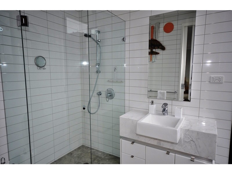 REF 20653/183 City Road, Southbank VIC 3006