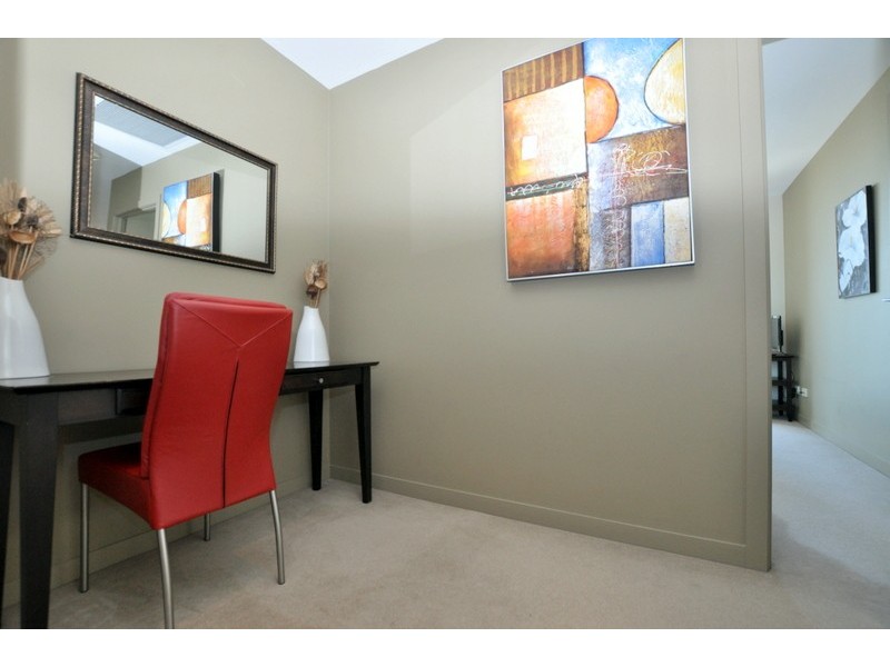 1713/100 Harbour Esplanade, Docklands VIC 3008