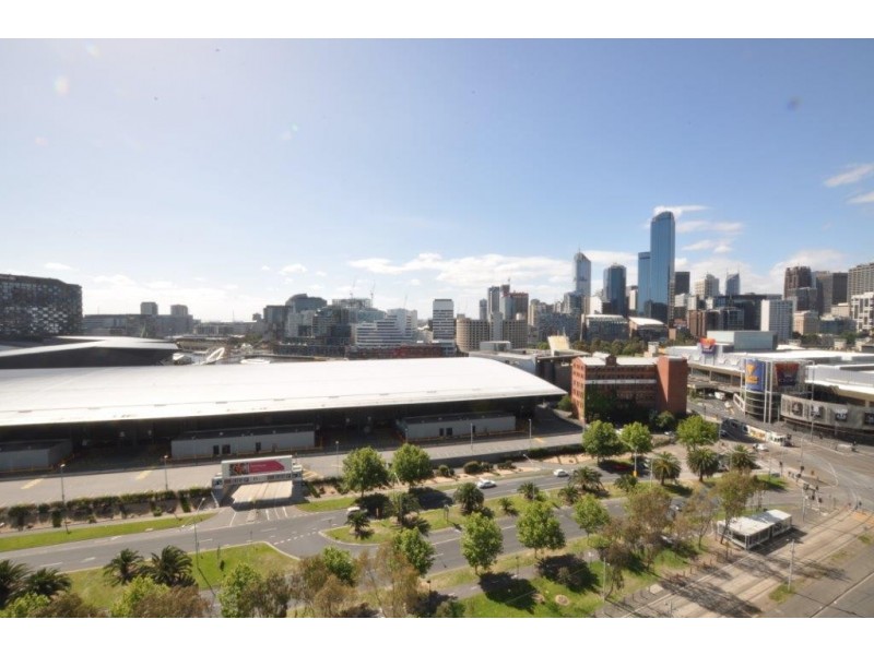 REF 21110/83 Whiteman Street, Southbank VIC 3006