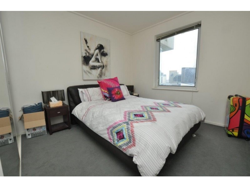 REF 21110/83 Whiteman Street, Southbank VIC 3006