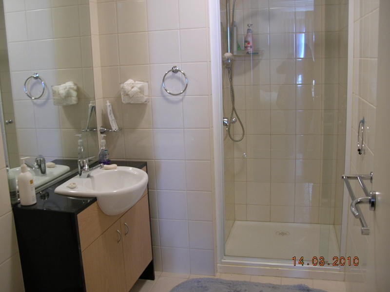 REF 21114/83 Whiteman Street, Southbank VIC 3006