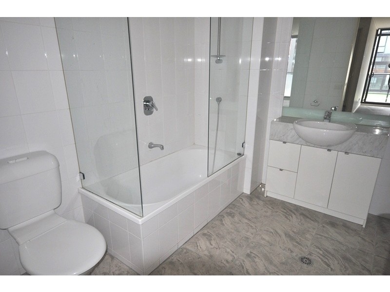 REF 21116/100 Kavanagh Street, Southbank VIC 3006