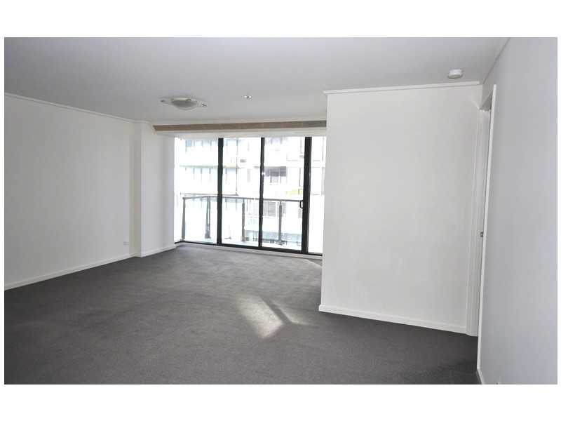 REF 21123/173 City Road, Southbank VIC 3006