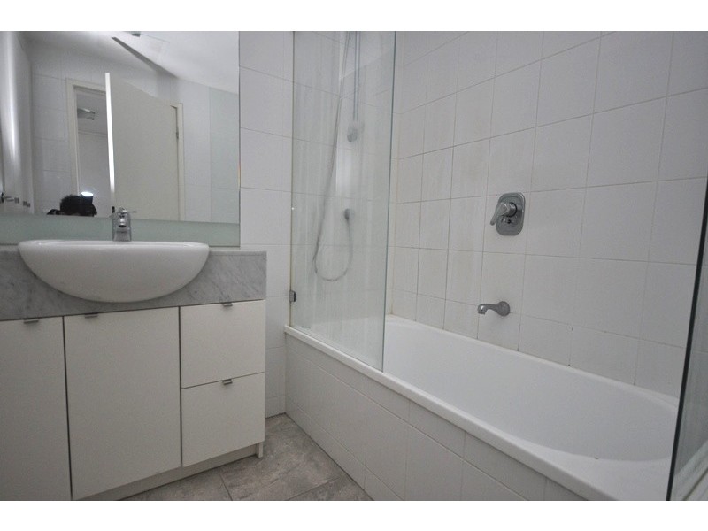 REF 21123/173 City Road, Southbank VIC 3006