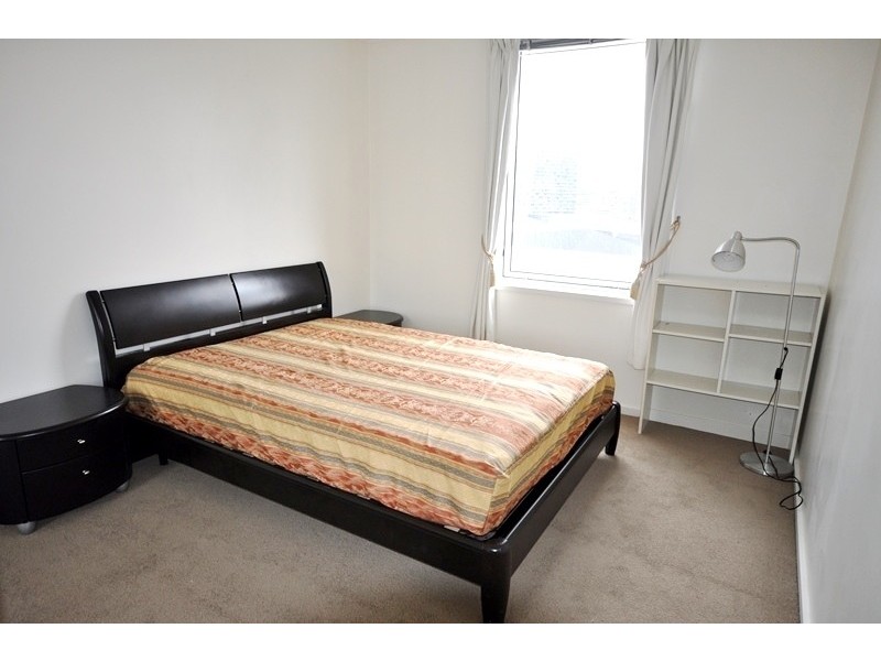 REF 21125/79 Whiteman Street, Southbank VIC 3006