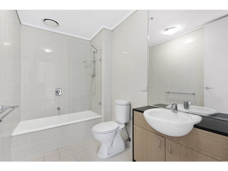 13/83 Whiteman Street, Southbank VIC 3006