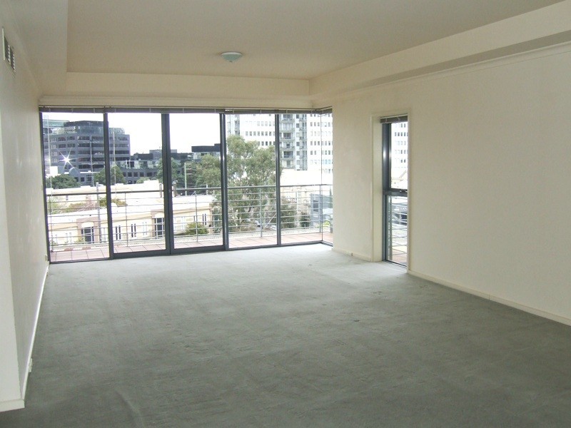 708/102 Wells Street, Southbank VIC 3006