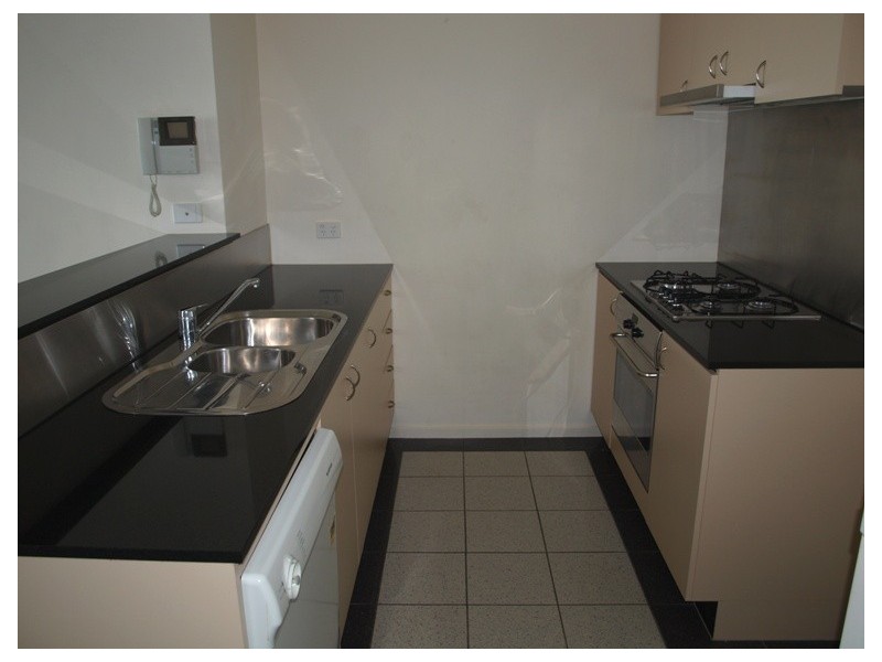 REF 21137/83 Whiteman Street, Southbank VIC 3006