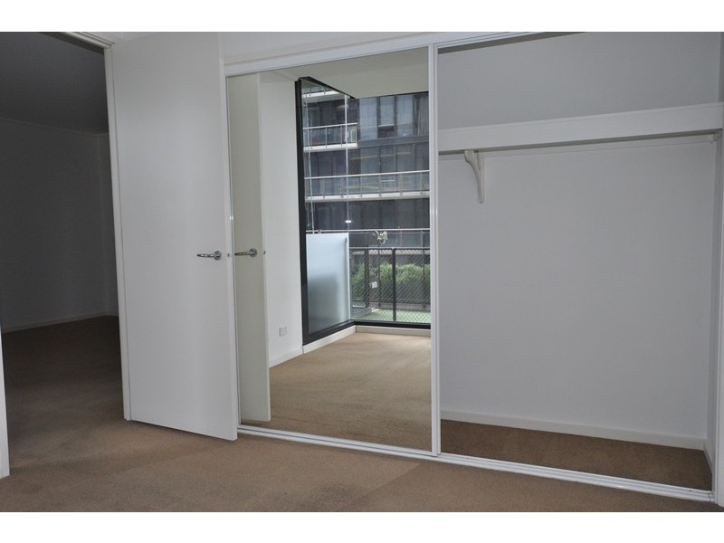 REF 21142/173 City Road, Southbank VIC 3006