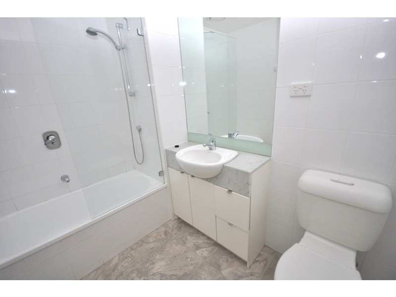 REF 21145/183 City Road, Southbank VIC 3006