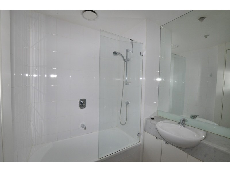 REF 21145/183 City Road, Southbank VIC 3006