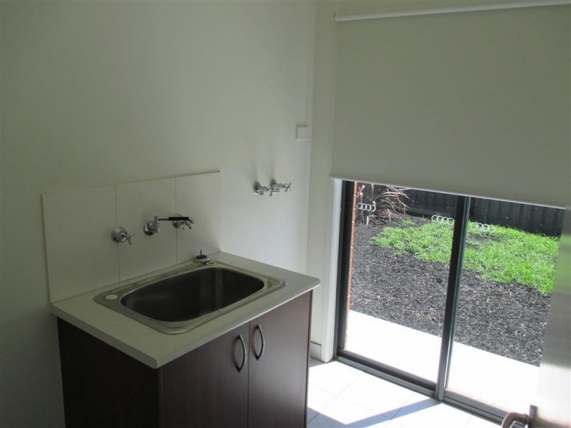 8 Eccles Vista, Point Cook VIC 3030