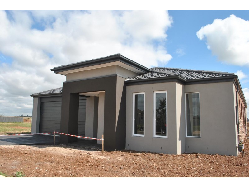 13 Lamington Drive, Tarneit VIC 3029