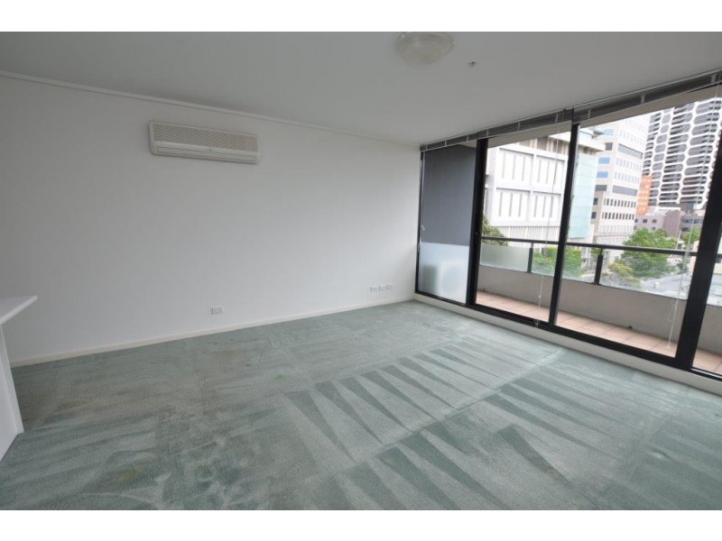 REF 21156/28 Bank Street, South Melbourne VIC 3205