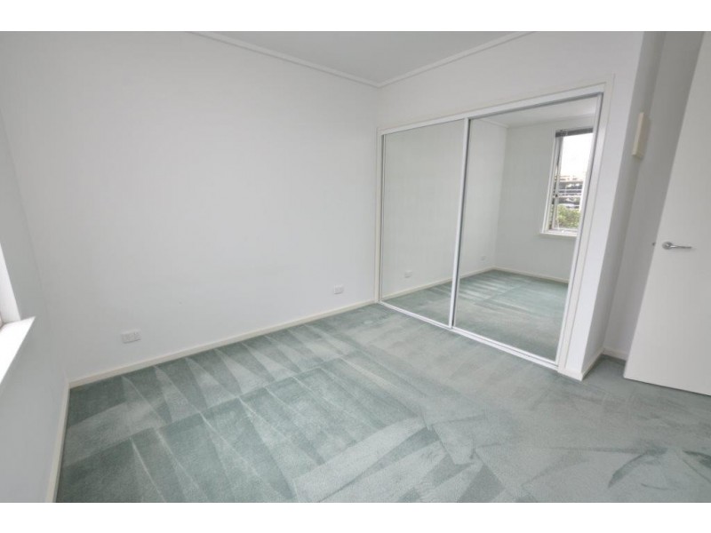 REF 21156/28 Bank Street, South Melbourne VIC 3205