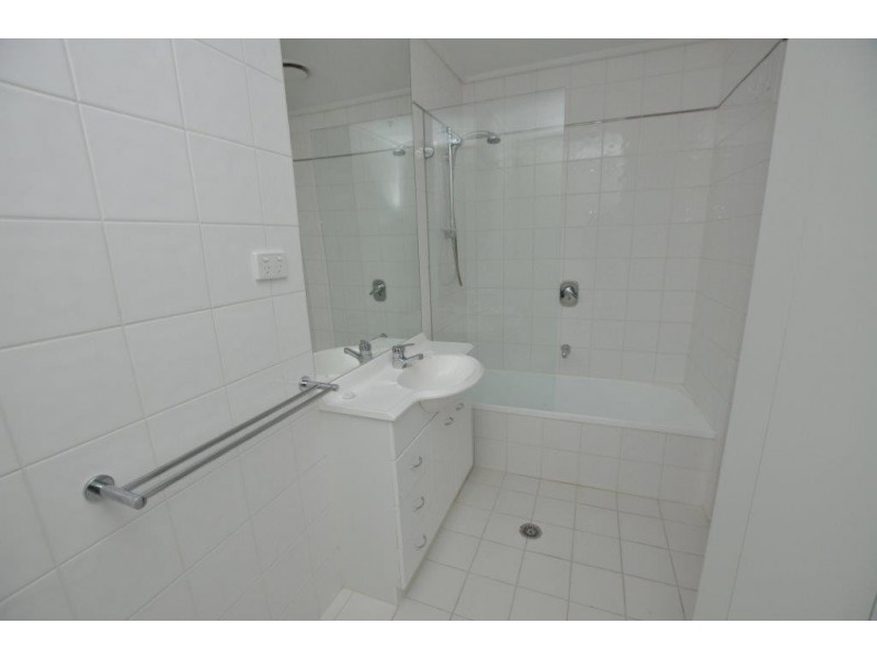 REF 21156/28 Bank Street, South Melbourne VIC 3205