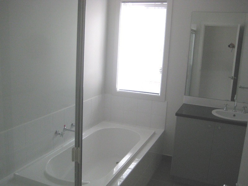 9 Dominion Terrace, Truganina VIC 3029