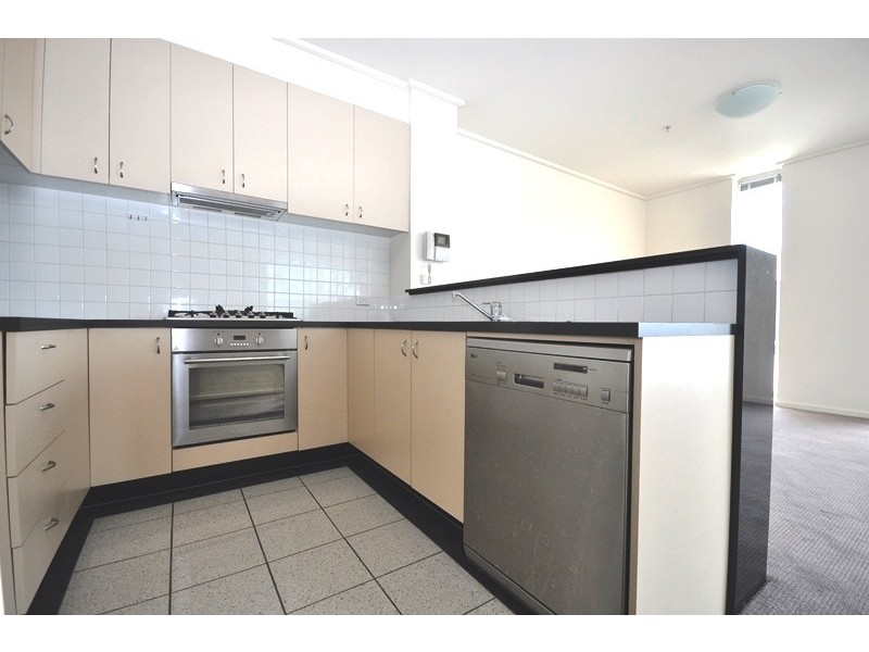 REF 20311/83 Whiteman Street, Southbank VIC 3006