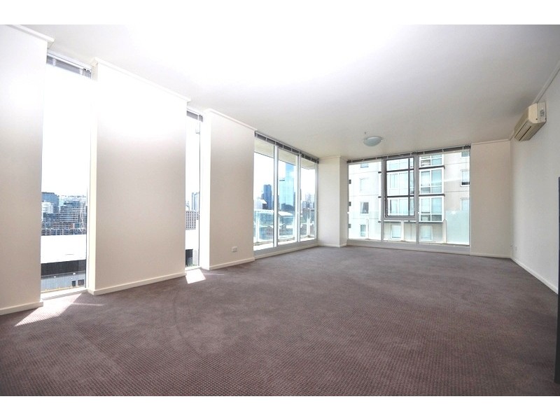 REF 20311/83 Whiteman Street, Southbank VIC 3006