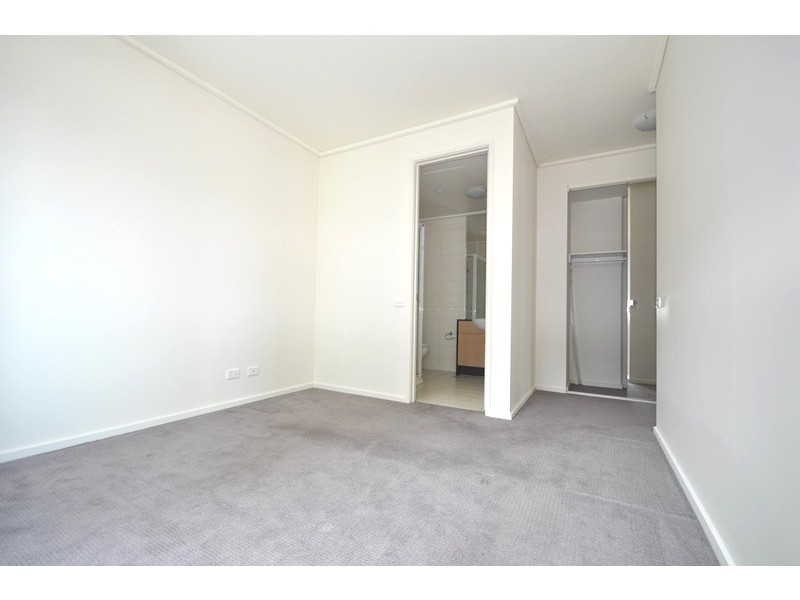 REF 20311/83 Whiteman Street, Southbank VIC 3006