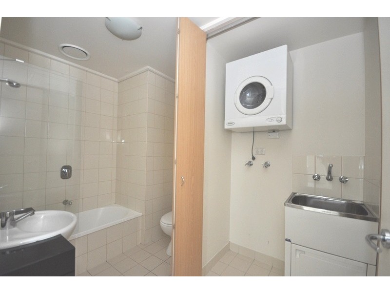 REF 20311/83 Whiteman Street, Southbank VIC 3006