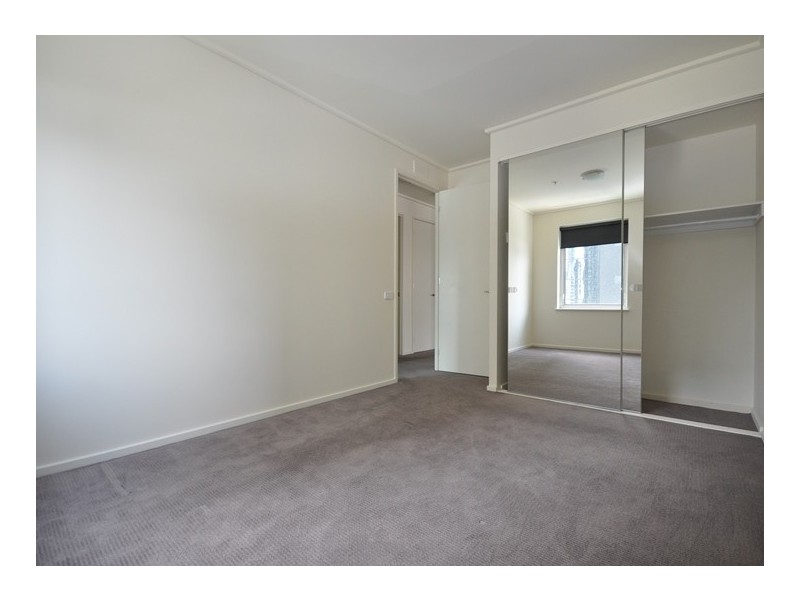 REF 20311/83 Whiteman Street, Southbank VIC 3006