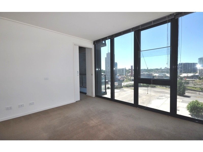 REF 21166/100 Kavanagh Street, Southbank VIC 3006