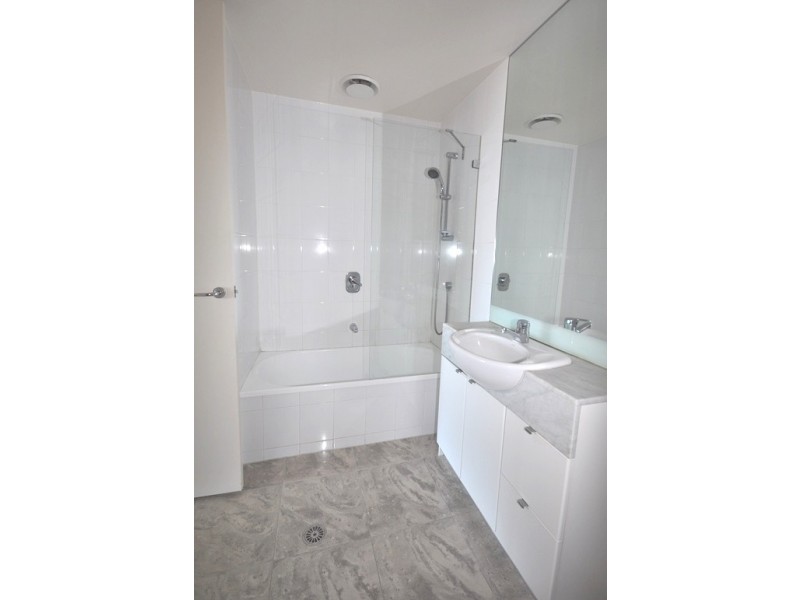 REF 21166/100 Kavanagh Street, Southbank VIC 3006