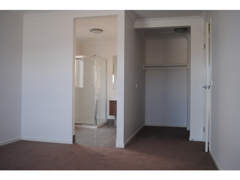 6 Warunda Parade, Point Cook VIC 3030