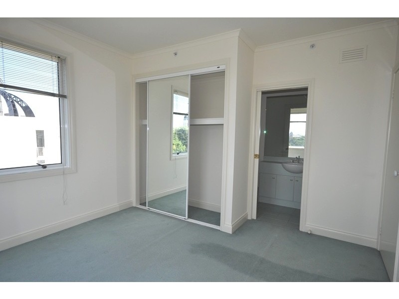 REF 21185/33 Latrobe Street, Melbourne VIC 3000