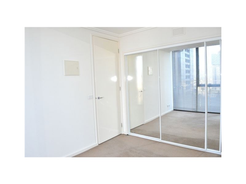 REF 21120/88 Kavanagh Street, Southbank VIC 3006