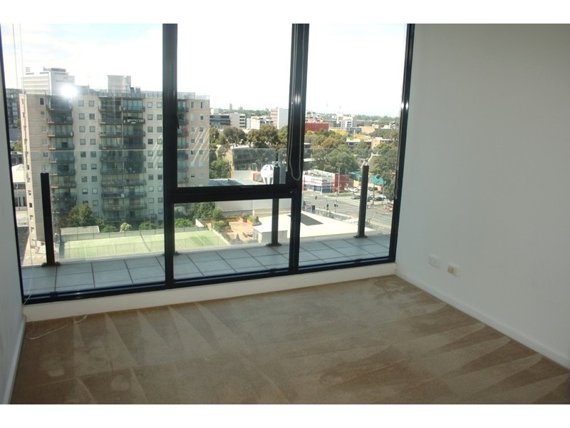 REF 21122/38 Bank Street, South Melbourne VIC 3205