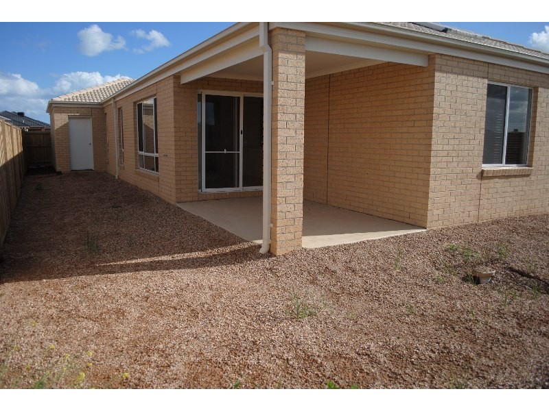 18 Misqa Avenue, Point Cook VIC 3030