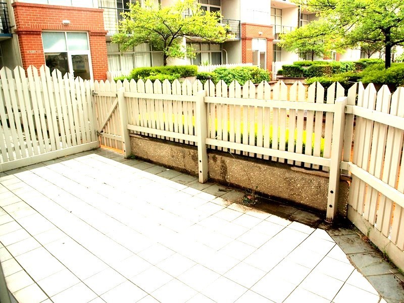 2/18 Courtney Street, North Melbourne VIC 3051